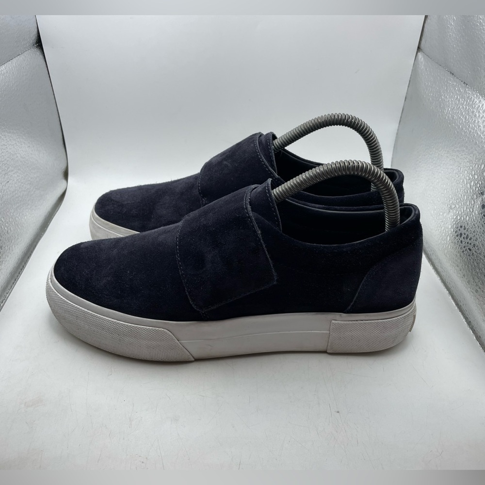 Vince womens Black suede Slip-On Shoes size 7